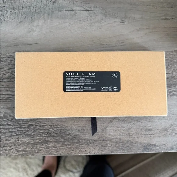 Anastasia Beverly Hills Soft Glam Eyeshadow Palette - Picture 4 of 7